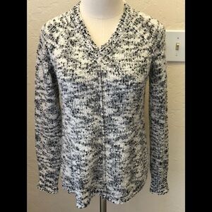 Blush & Bloom Black&White Sweater / v neck / long sleeve/ Black/White /Size: M